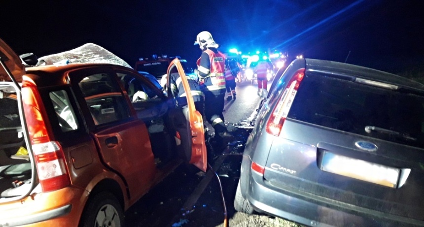 hromadná nehoda u Města Touškova 27.11. - 2., zdrjo-hzspk
